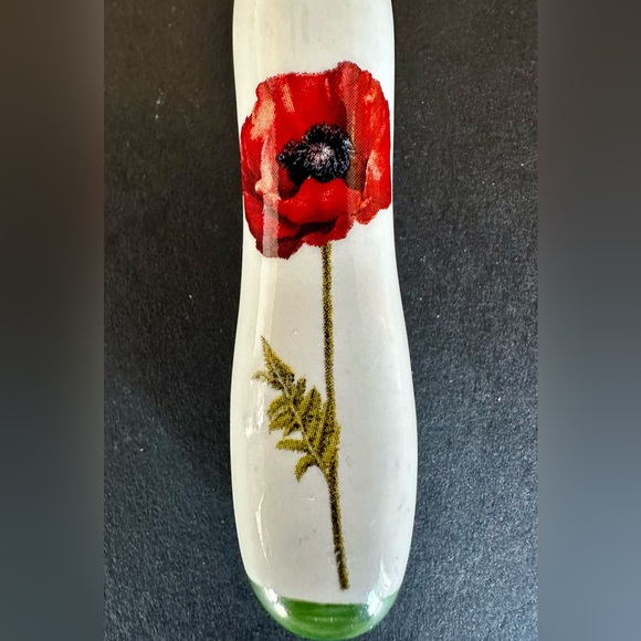 Red Poppy Porcelain 6” plate with spreader - Picture 6 of 7